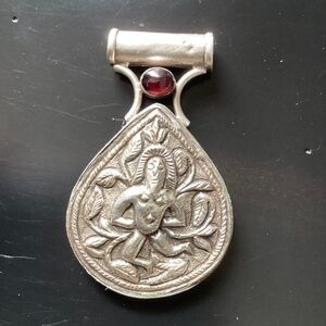 VINTAGE HANDMADE UNIQUE AMULET 3.5 IN PENDANT WITH  8 LARGE RED STONES - GARNET?